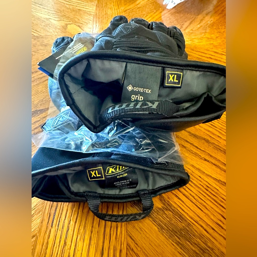 Motorcycle Gloves; Klim Badlands Gore-Tex Gloves